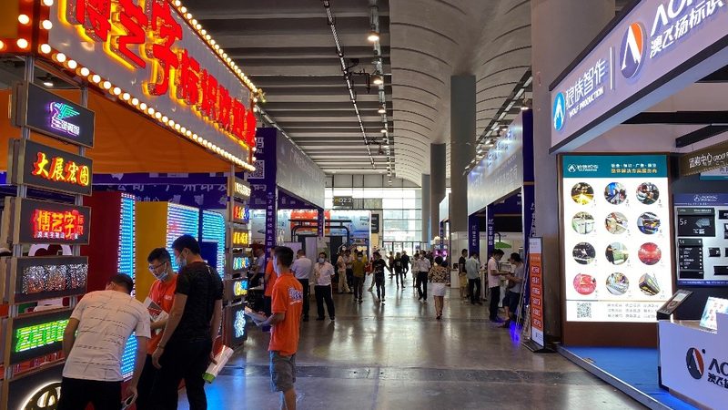 揭秘亚克力标识牌：十大品牌背后的技术与工艺